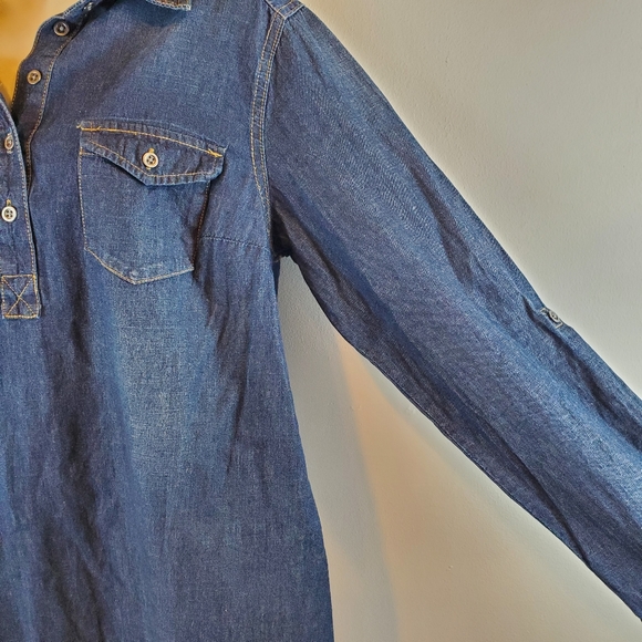 Liz Lange Medium Wash Lightweight Blue Denim Maternity Button Down Shirt Top M - Picture 5 of 8